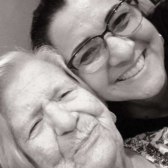 Meet your Posher, Jeannine - Picture 1 of 1